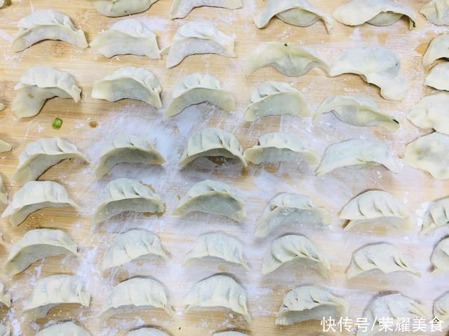 蔬菜|大热天，用这蔬菜包饺子吃吧，好吃开胃营养高，舒坦地度过夏天