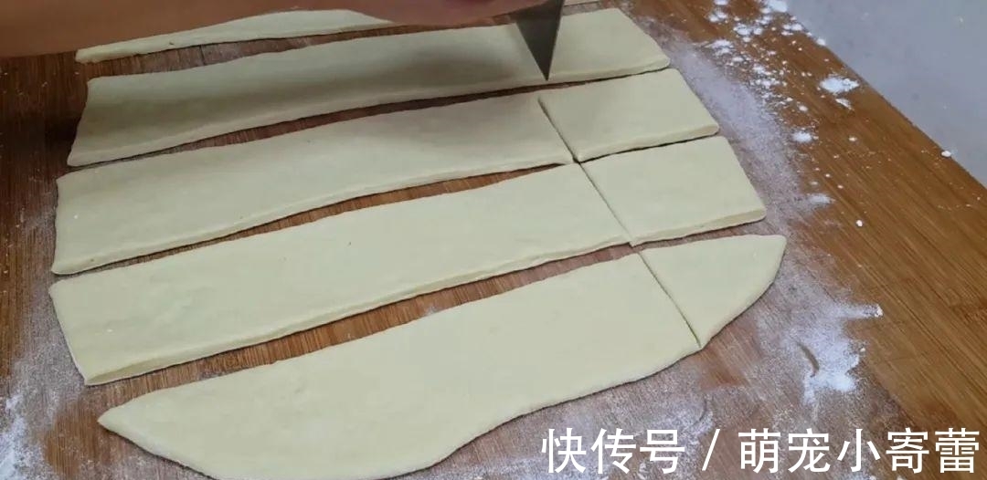 面团|面粉这做法才简单,加2个鸡蛋,个个松软香甜,孩子天天嚷着吃
