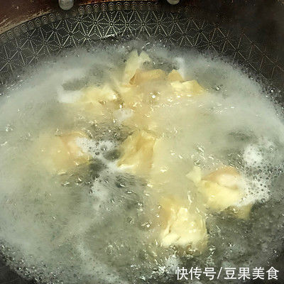 这道港式虾仁云吞面，汤汁都要舔干净