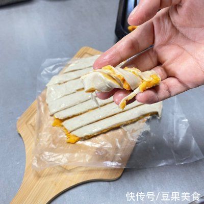 扭扭薯|儿童早餐 手抓饼制作 扭扭薯