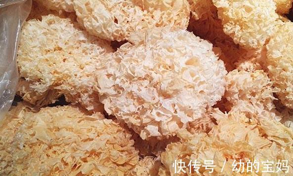 银耳是用热水还是冷水泡呢?选择银耳有方法,下面教教大家吧!