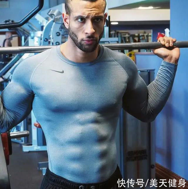 健身房|坚持健身，腹肌却不明显怎么办？三个方法能够帮到你，瘦掉小肚腩