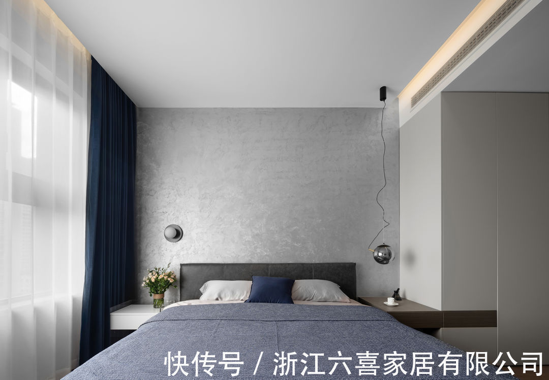 业主|嵌入式冰箱与玄关柜的无界组合，开放式厨房实现空间的通透和敞亮