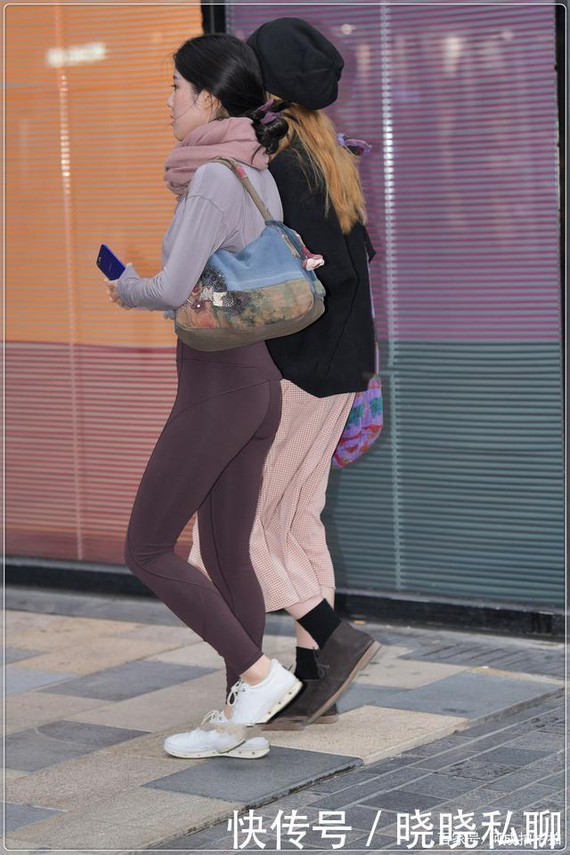 简单|一身简单运动穿搭,浅浅一笑温柔似水,气质出众