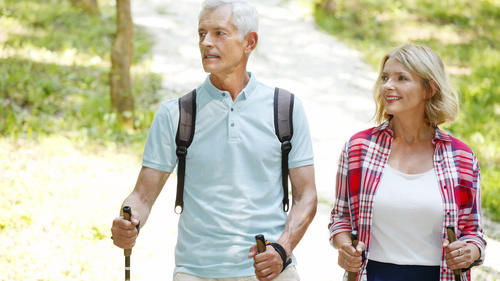 身体|老年人锻炼方法中，有3个并不合适，可能给身体练差，有人还在做