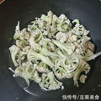 清炒菜花|有了这些只需要盐和鸡精的清炒菜花，实力下酒