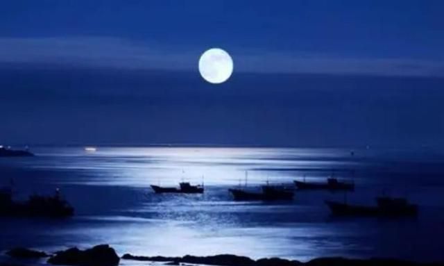 宫体诗@唐朝是诗歌的盛世,《春江花月夜》有多美,何以敢称孤篇压全唐?