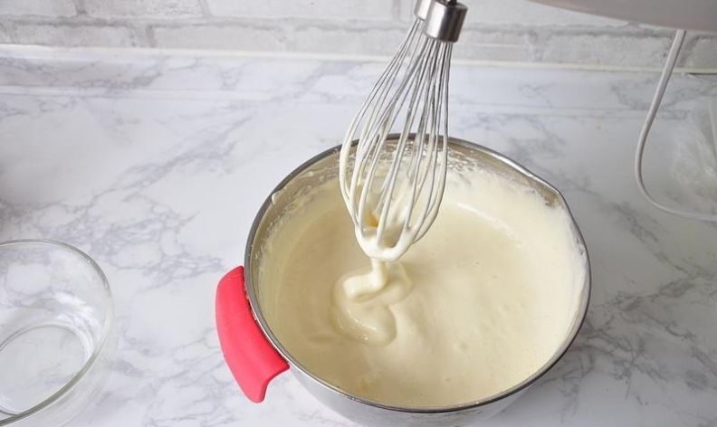 四个鸡蛋一碗面粉,做出妈妈爱吃的蜂蜜蛋糕,的确是小时候的味道