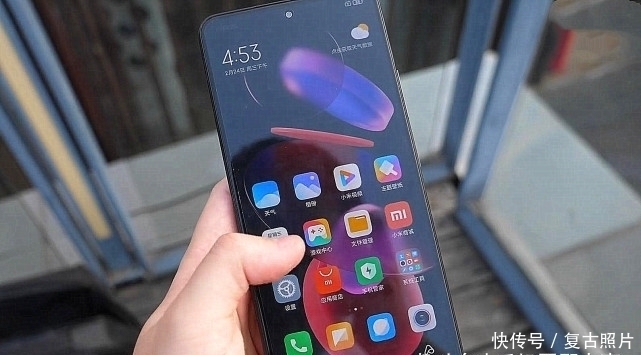 iqoo|三千以下手机别乱买,这四款新机性价比很高,入手不亏还保值!