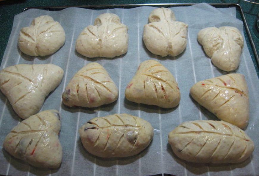 早餐，别再做面饼了，试试这面包，咬一口满嘴喷香，家人都爱吃！