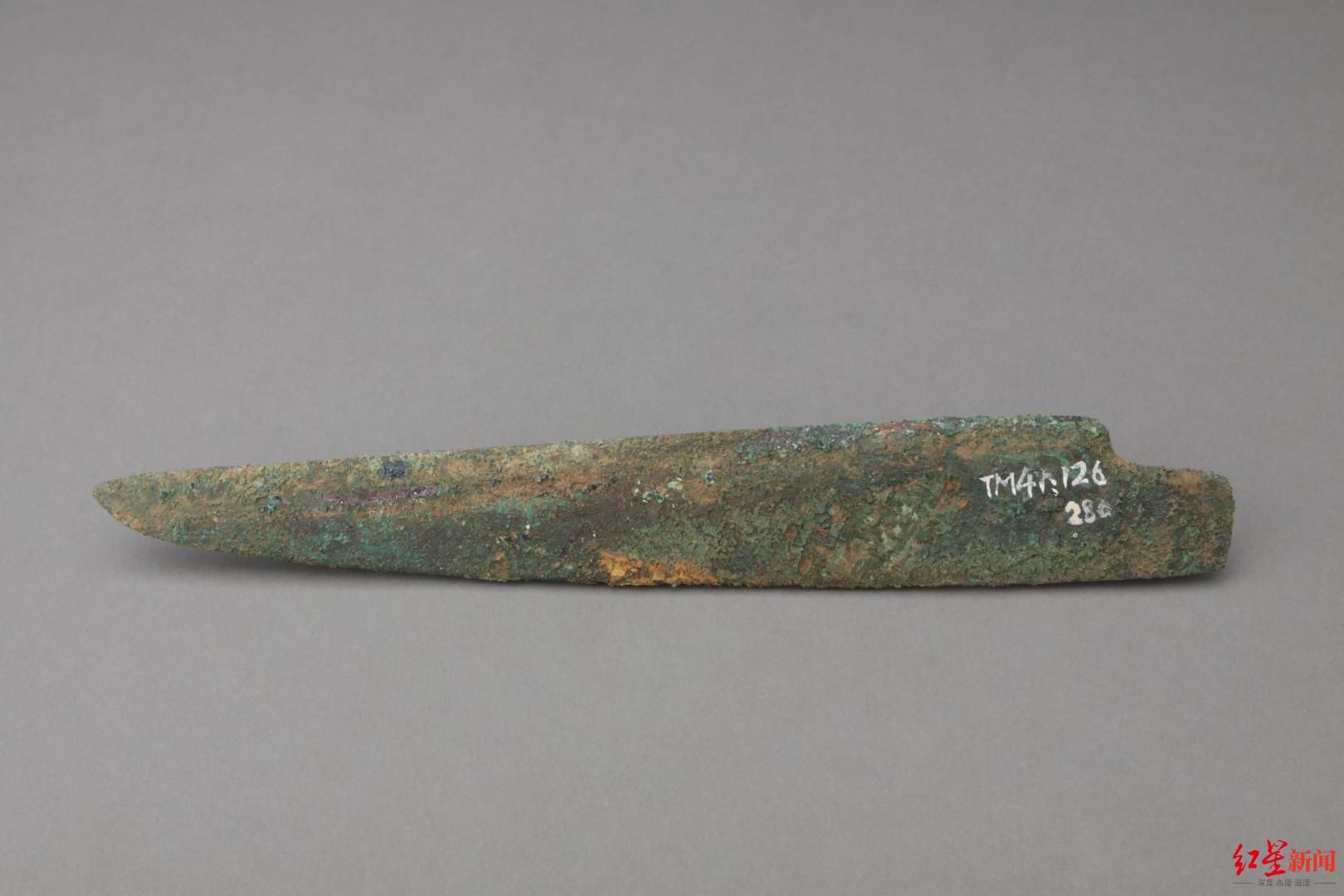 红星新闻记者|三星堆发现一把奇特软玉织刀？专家：质地和金沙遗址的玉器很接近