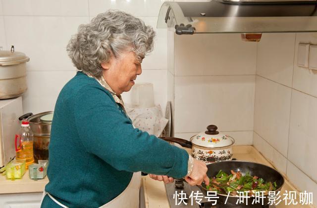 月子|有这4个特征的奶奶,都是真正疼爱孩子,看看你的婆婆占了几个