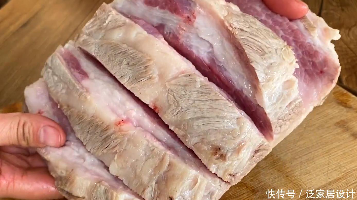 五花肉还可以这样做,加一把食盐,不炒也不炸,皮脆肉香,真解馋