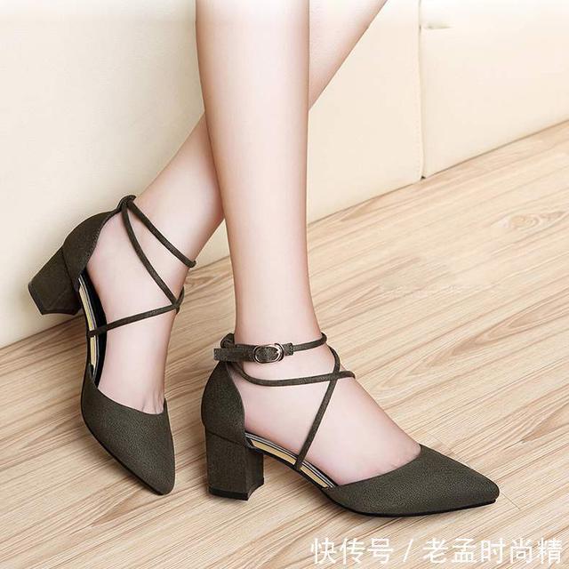 凉鞋不用穿的跟太高,这几款穿上之后更加时尚还舒适