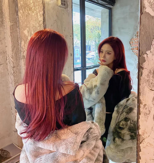 看一眼就会迷上的发色，温柔显气质又美丽动人，显白又好看