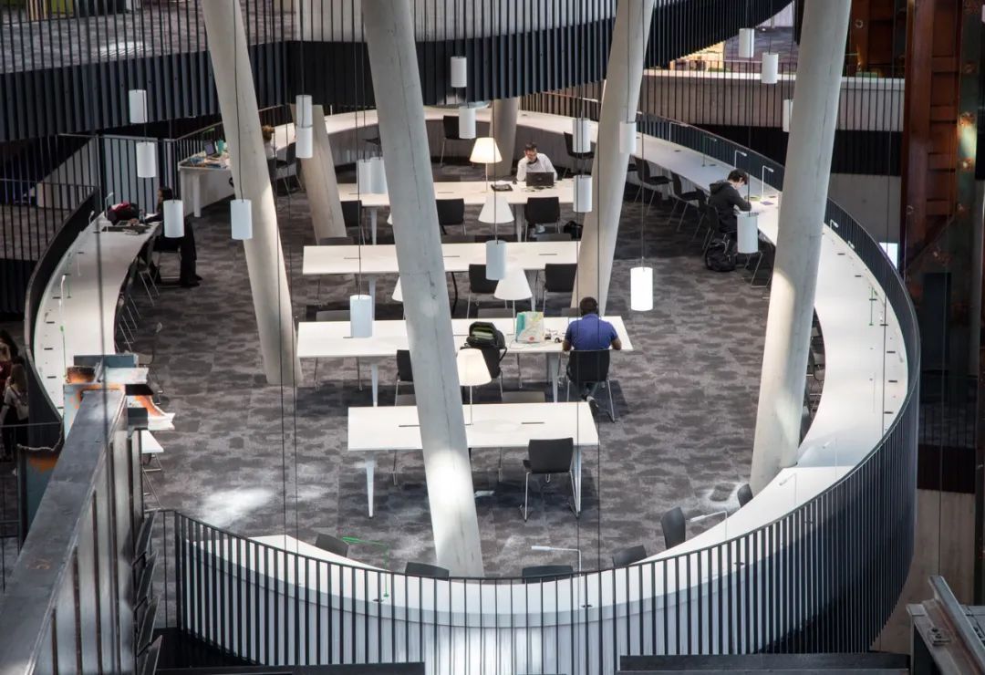 努维尔|有里又有面,千变万化的油罐筒仓