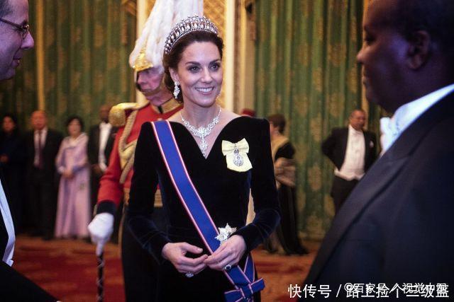 只要够美貌,品牌不重要!凯特王妃的“耳环经”,实用又优雅