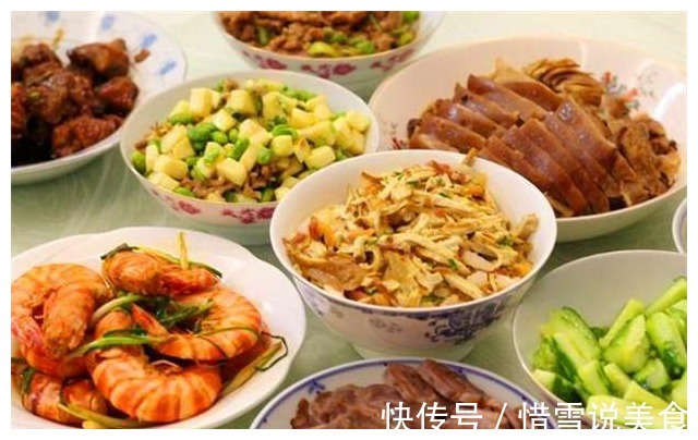 老公请发小来家吃饭,我特意下厨做一桌菜,饭后老公说不如去饭店