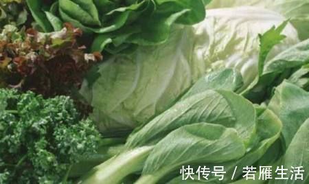 冰箱|冰箱中的最不适合放的几类食物，不仅不保鲜还非常的伤身体