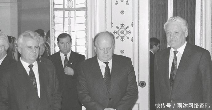 想法|叶利钦为什么主动选择让苏联解体 想法太天真