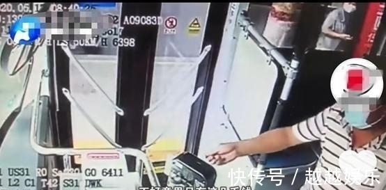 父亲|“谁有吃的,能给孩子吃点吗?”父亲无助的声音,让乘客坐不住了