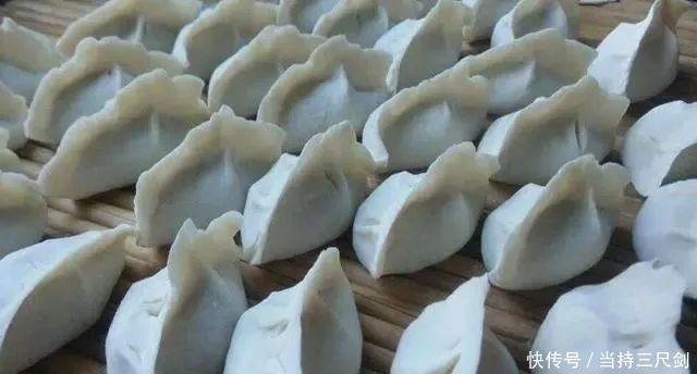 鲜美|秋天,芹菜茴香靠边站,多吃一种馅的饺子,鲜美多汁,我1周做2回