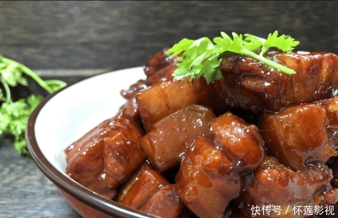 百叶|红烧肉是一道非常有家乡味道的菜,可以去做给自己的父母尝一下