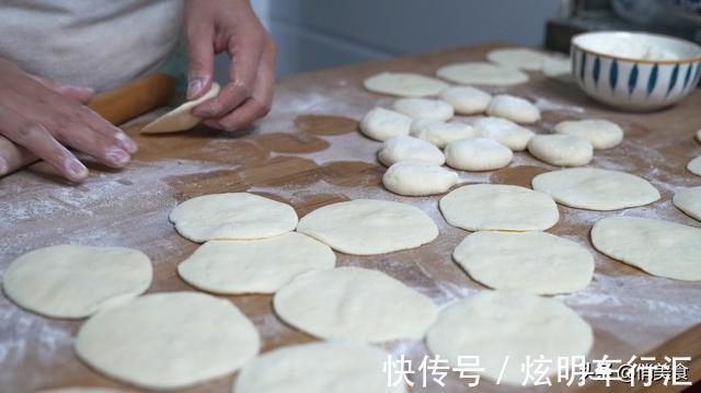 水煎包|教你水煎包做法，色泽金黄，口感松软，从包到煎全过程