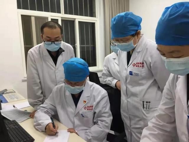 刘晓宇|血糖71.5!糖尿病高渗昏迷老人平安出院,2米长感谢信诉说救命恩