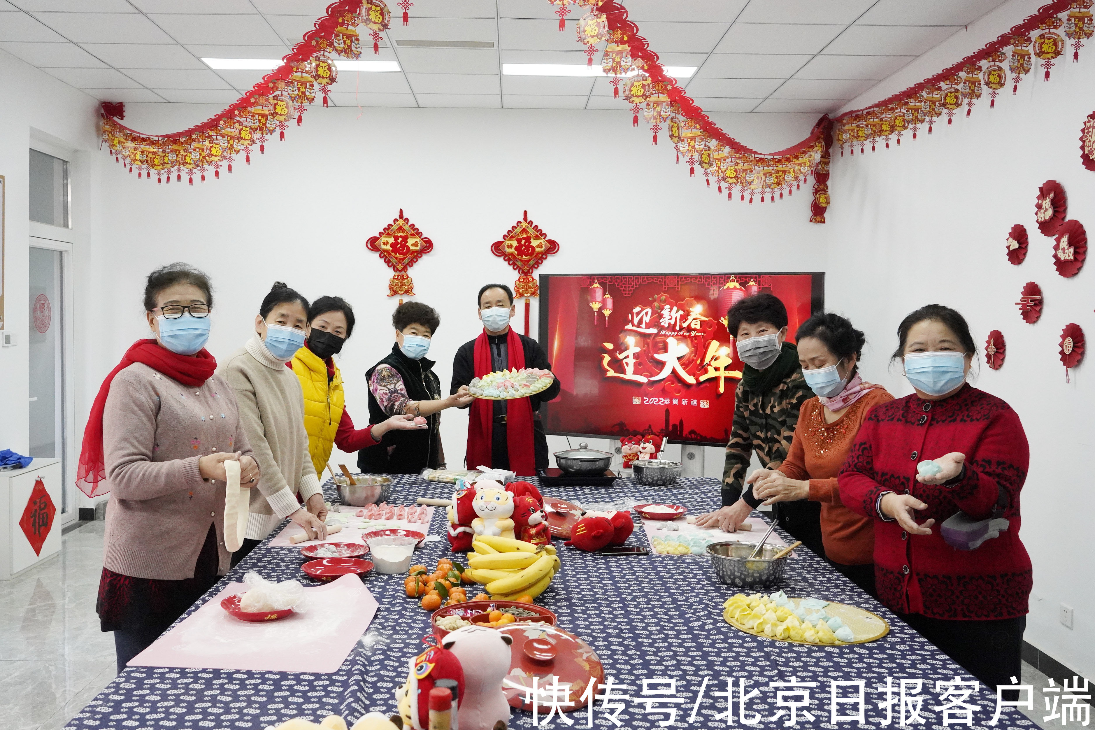 宋建华|写春联、剪窗花、旱地冰壶，石景山居民欢乐庆祝冬奥年