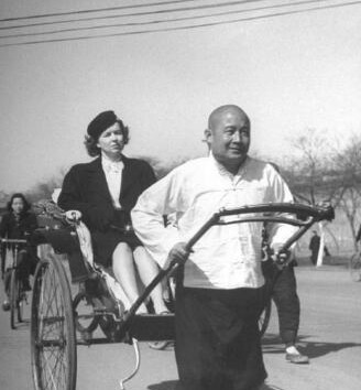 称为|他是清朝的世袭亲王,晚年却只能靠拉黄包车为生,还被人们称为“车王”