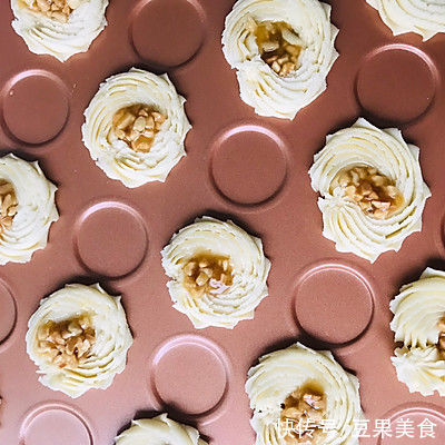 料足口感好,你一定喜欢的罗马盾牌饼干