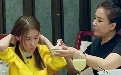 变形记|“巨婴”刘思琪,16岁吃饭靠人喂,如今大变样,现在变化很惊艳