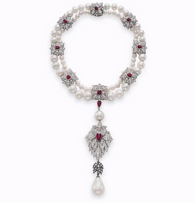 珠宝|当人类邂逅美丽的珍珠,它耀眼的存在,引发背后无数个传奇的故事