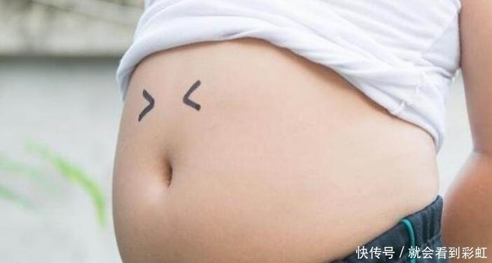 孕妇|怀孕后孕妇从这周开始显怀,如果肚脐没有这种表现,说明很有福气