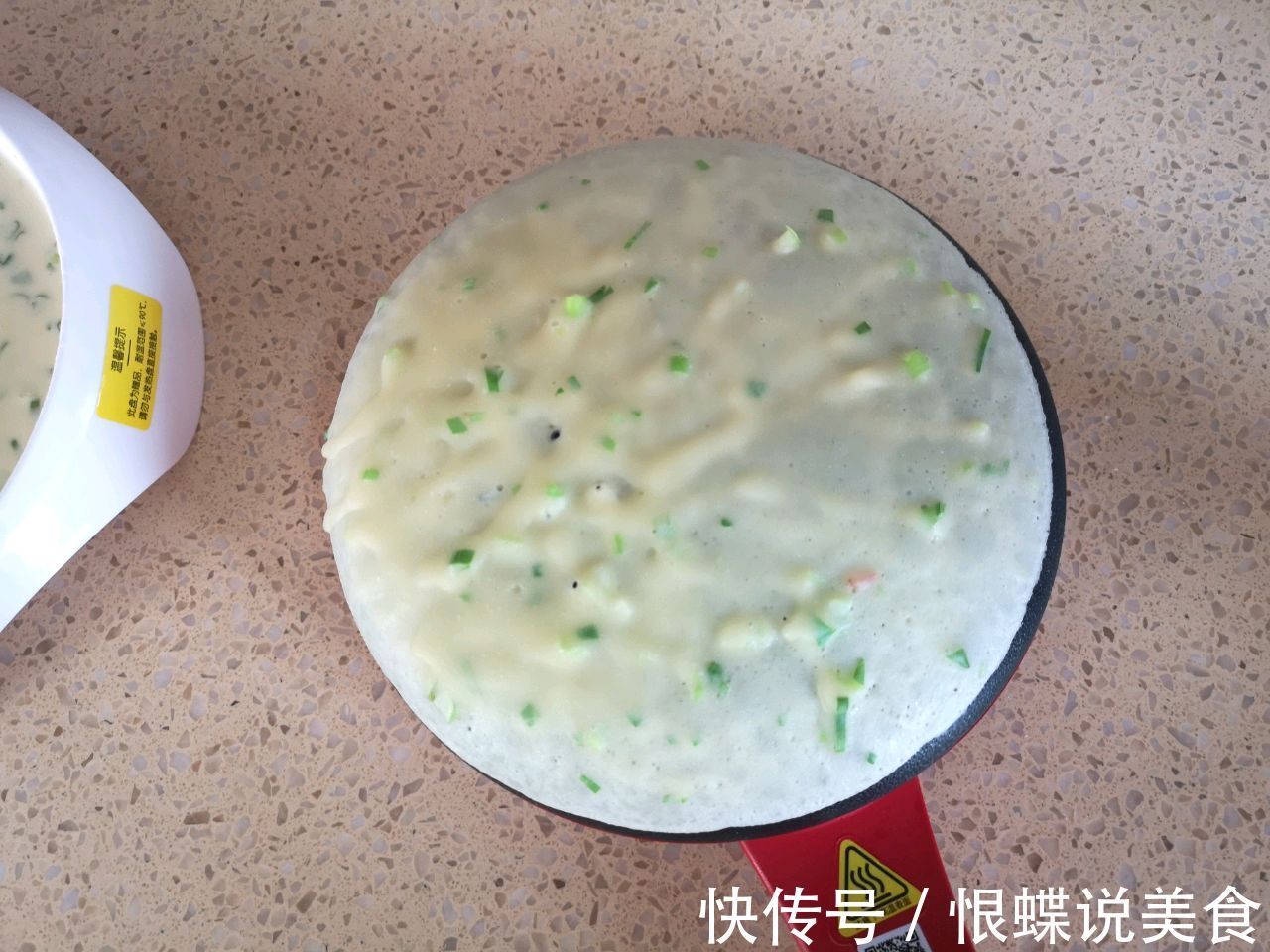 早上没时间做早饭,这个鸡蛋饼筷子搅一搅就上桌,10分钟搞定