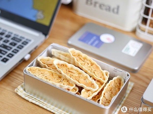 这款小零食，我做了不下百次，香香脆脆太好吃了，怎么吃也吃不腻