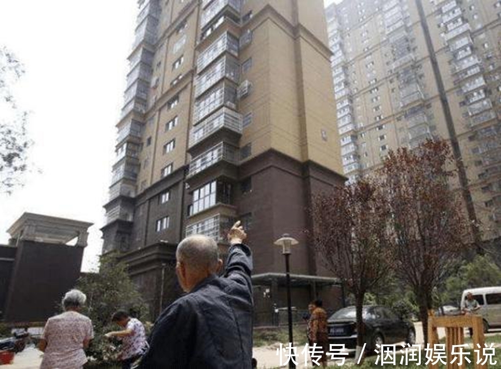 售楼小姐|不管电梯房有多高,选这2层很靠谱,售楼小姐这可是“长寿层”