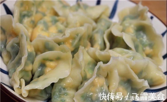 饺子皮|这才是正确的“包饺子”手法,对折再一挤,轻松做出大肚水饺!