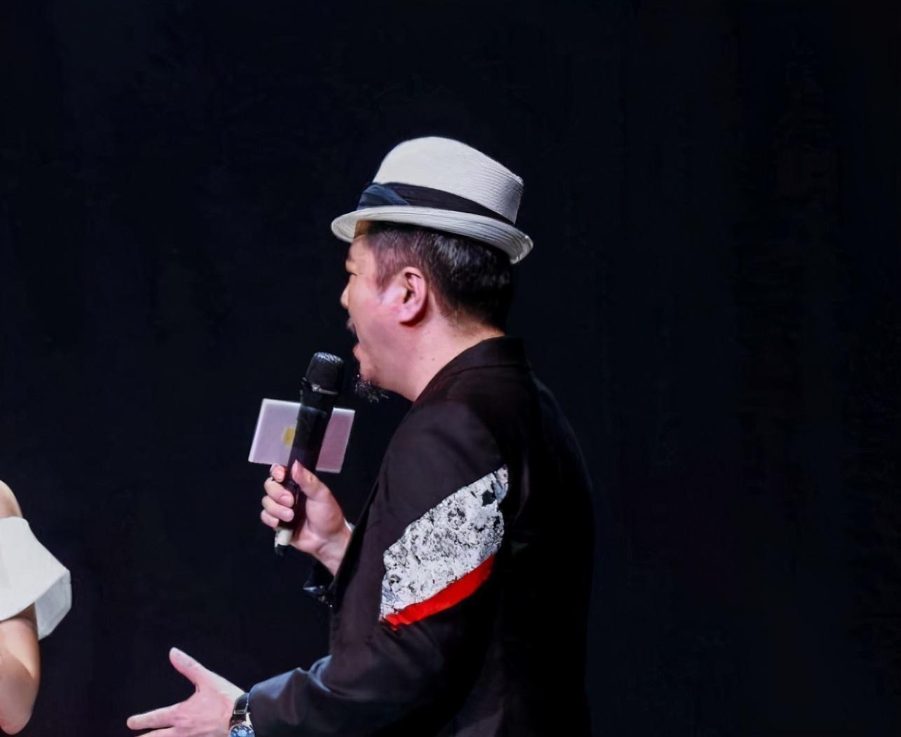 鳥巢|因調(diào)侃大陸綜藝被批，卻靠大陸綜藝翻紅，在鳥巢開演唱會(huì)被稱奇跡