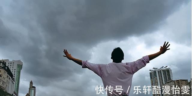 泡沫|如果房价死扛不降，长此以往会有哪些后果现在有答案了