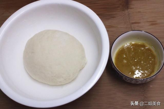 软乎|烙饼时，别只会加温水和面了，多做两步，柔软多层，皮薄有韧性