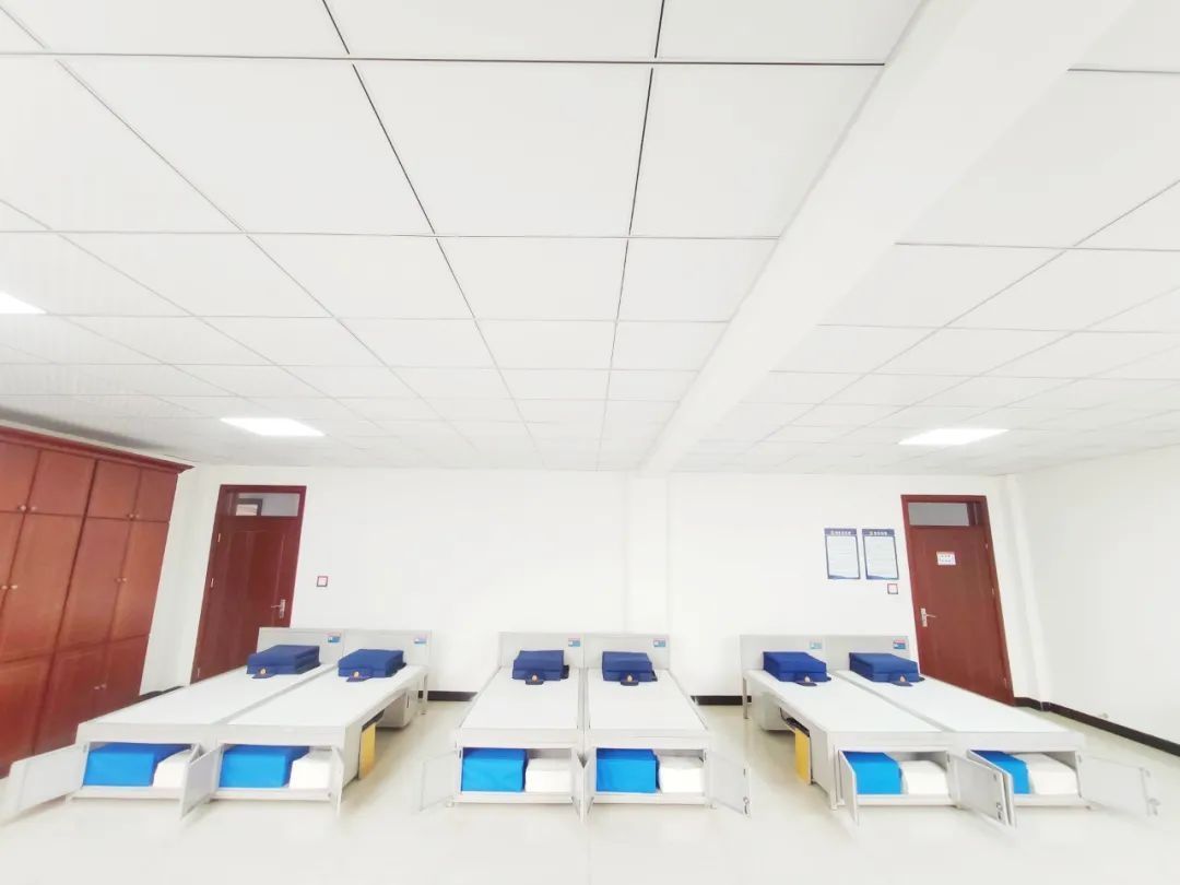  朋友|小编带你了解蓝朋友的在线表情！！