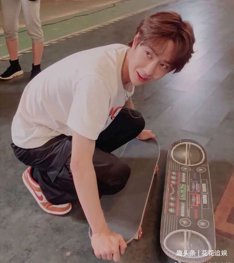 大张伟 大张伟“带”王一博上《名侦》,网友调侃:不真的录一次难收场了