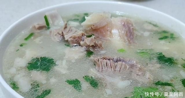 美的|天凉了,喝上一口浓白味美的羊肉汤,那叫一个爽!