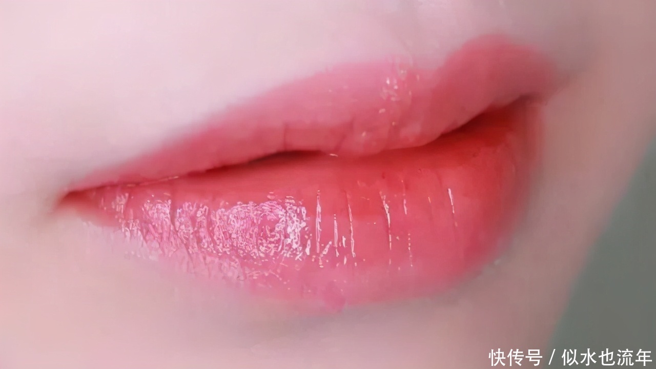 还在犹豫不决如何选择口红？据说每个女神化妆台上都拥有这些唇膏