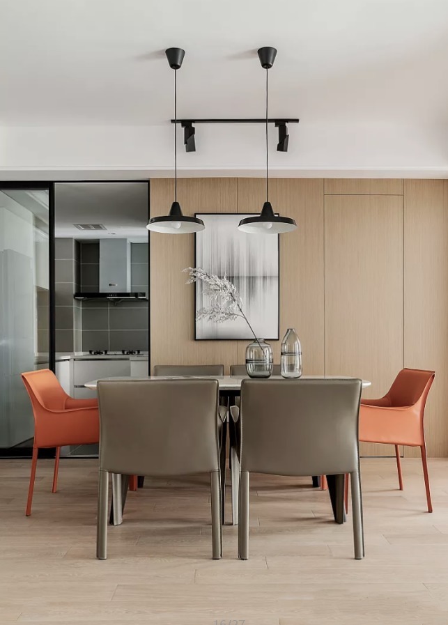 折叠门|装修时房门别装单开门了，他家这么设计，让全屋瞬间放大一倍