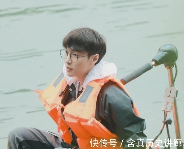 5個(gè)綜藝，4個(gè)溜他！怪不得各大綜藝擬邀名單中永遠(yuǎn)有張藝興