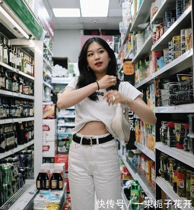 阔腿裤 今年流行的白T恤,配上这3款“清凉下装”,想不时髦显瘦都难