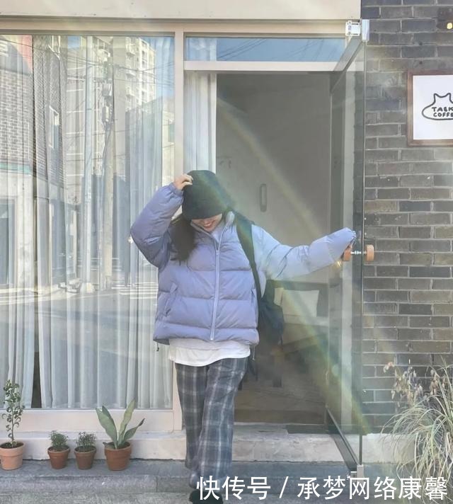羽绒服|羽绒服 + 裙子 = 今冬巨流行搭配,保暖又显瘦!